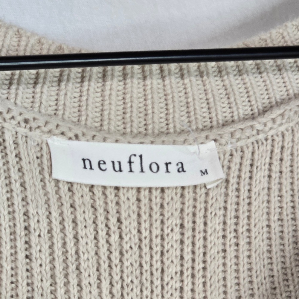 neuflora Ribbed V-Neck Sweater Womens Medium Beige Knit Slouchy Boho Minimalist - Picture 3 of 7